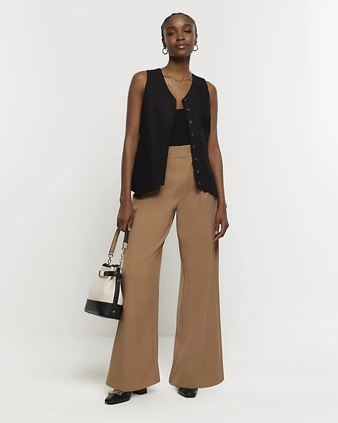 Black high V-neck waistcoat
