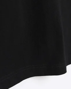 Black muscle fit t-shirt