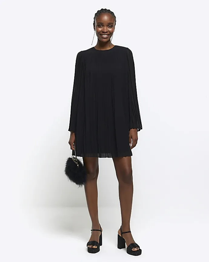 Black plisse long sleeve shift mini dress