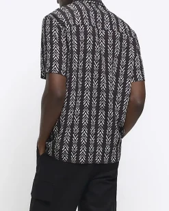 Black regular fit crinkle arrow print shirt