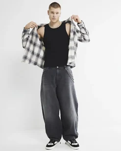 Black regular fit rib vest