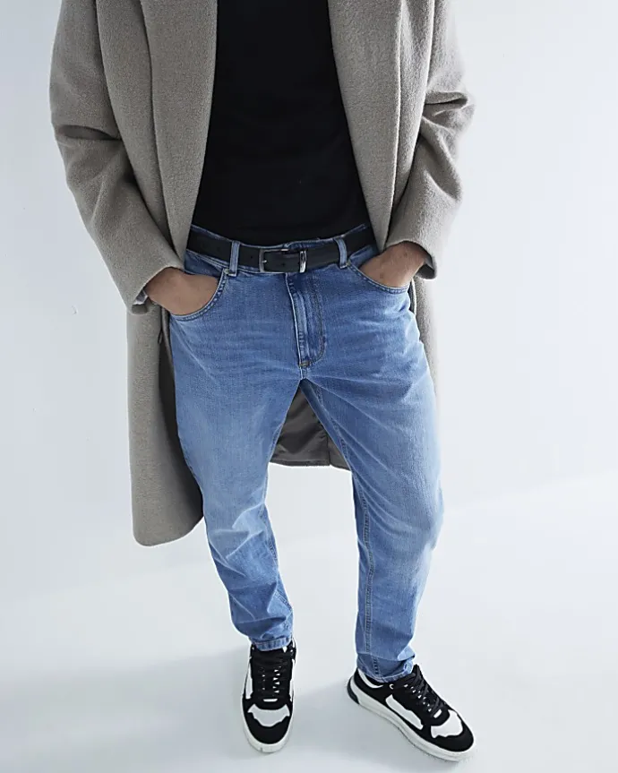 Blue tapered fit jeans