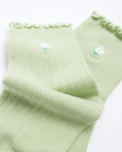Green embroidered flower ankle socks