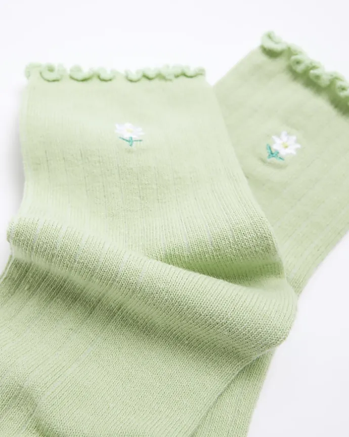 Green embroidered flower ankle socks