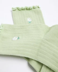 Green embroidered flower ankle socks