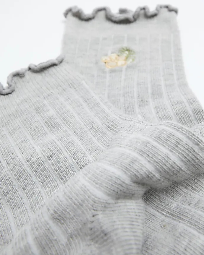 Grey embroidered flower ankle socks