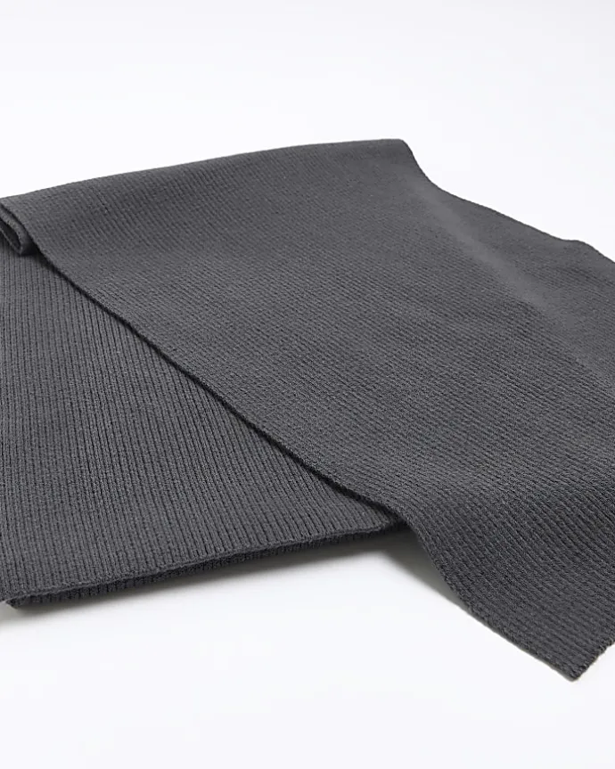 Grey knitted scarf