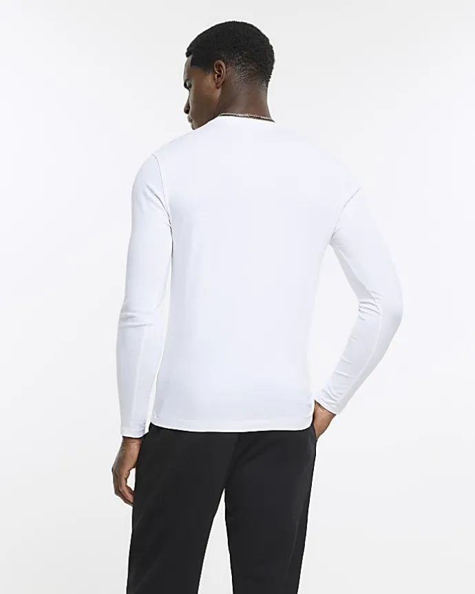 White muscle fit long sleeve t-shirt