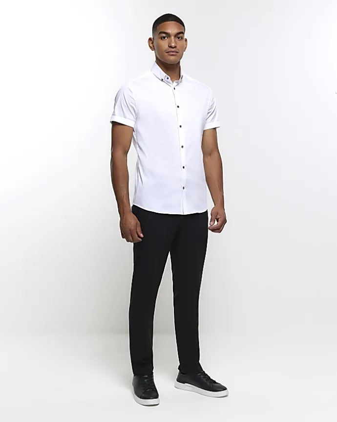White muscle fit short sleeve shirt